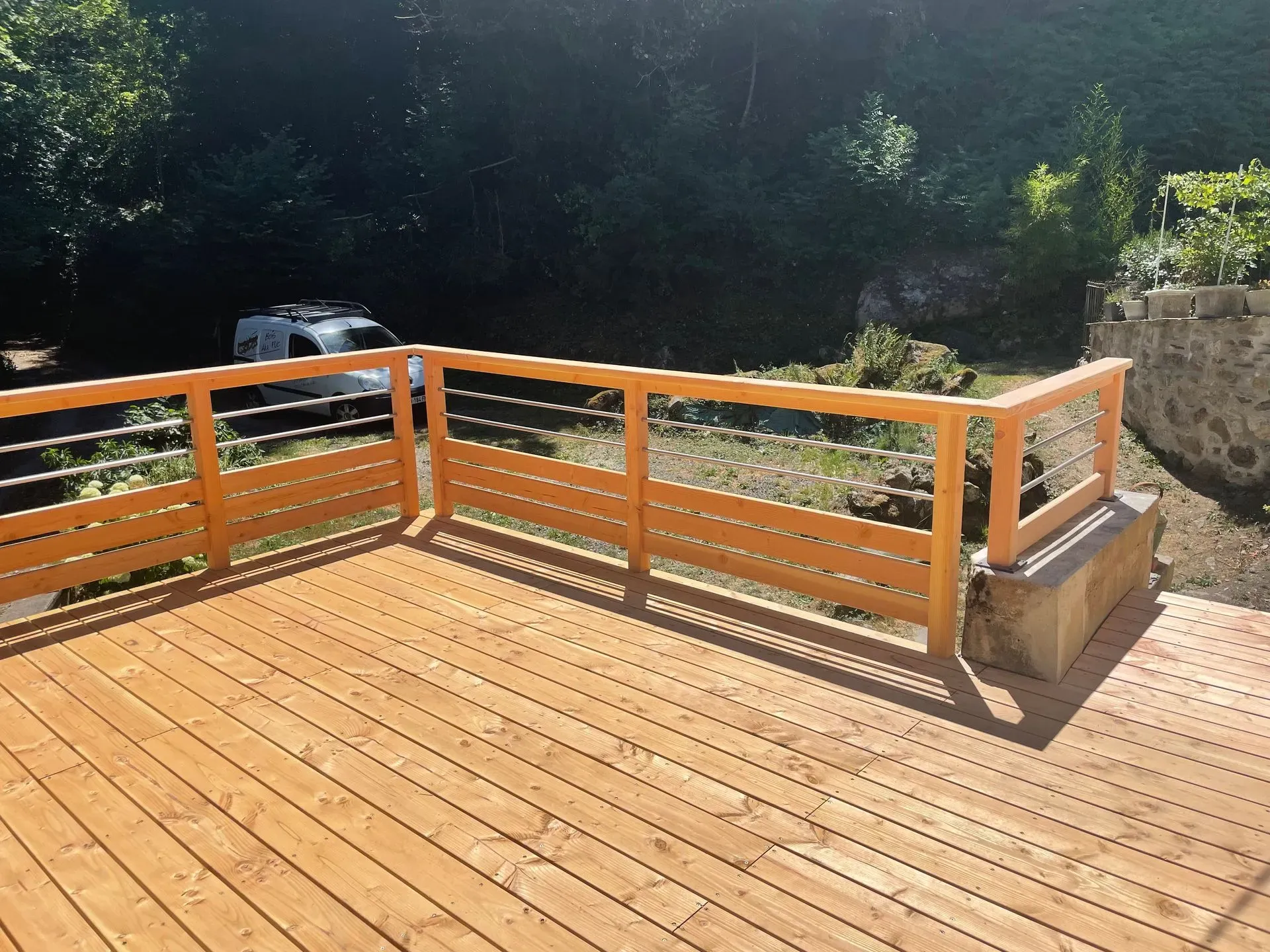 terrasse en bois et garde-corps