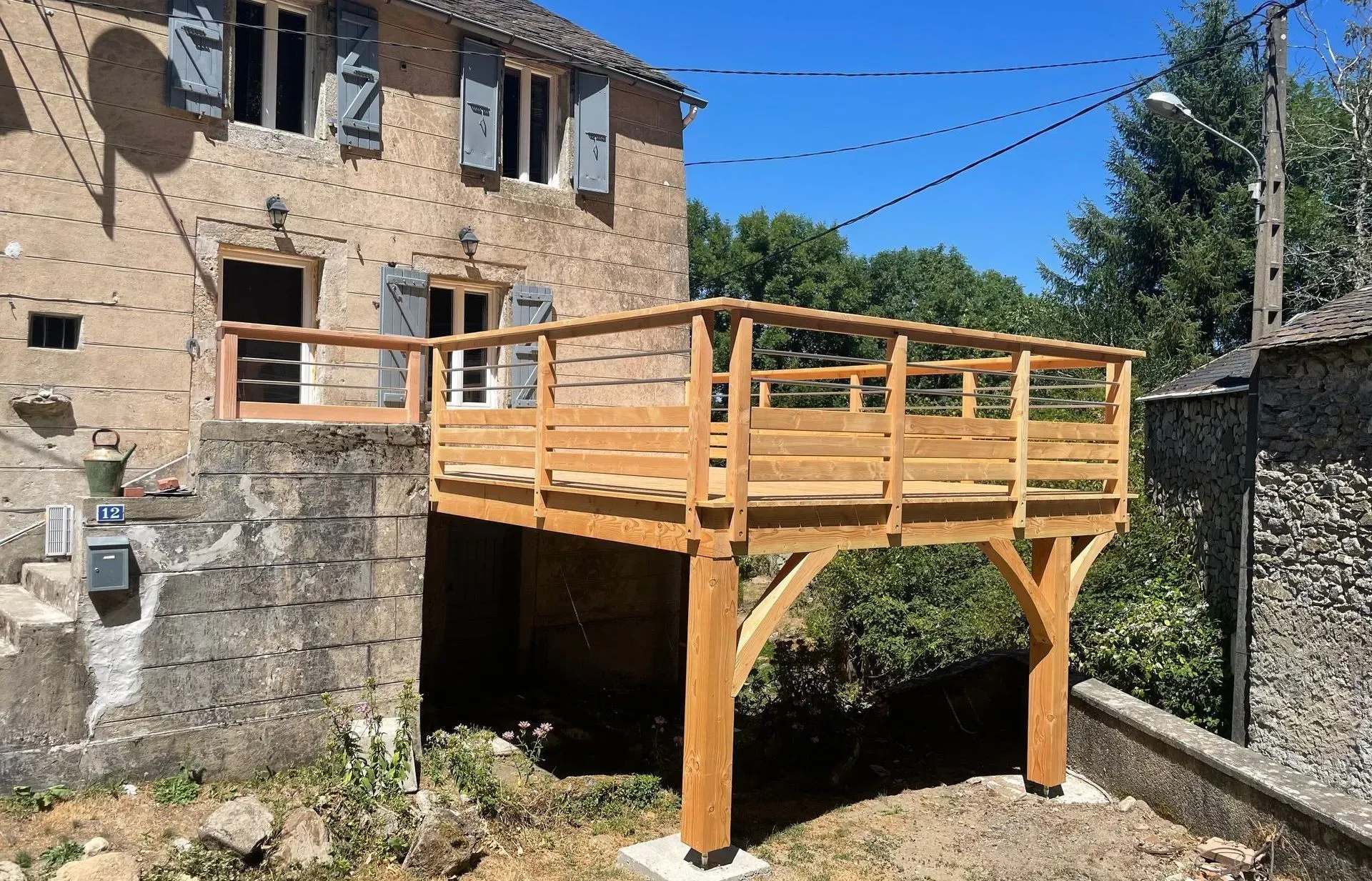 terrasse en bois et garde-corps